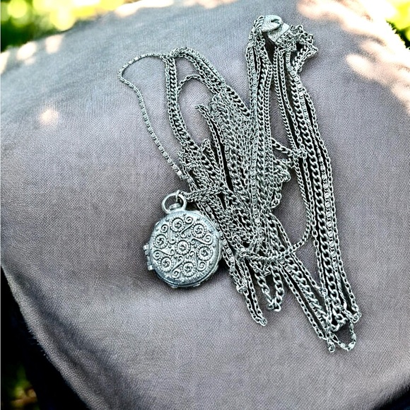 Vintage Jewelry - Vintage Silver Tone Multi Strand Chain Locket Necklace 25” Intricate Design
